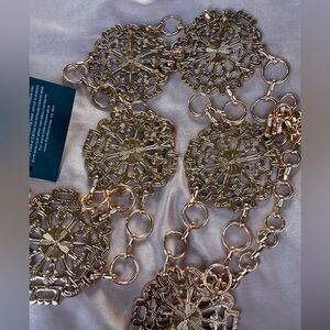 Windsor Gold Medallion Chain Belt – Statement Waist Accessory